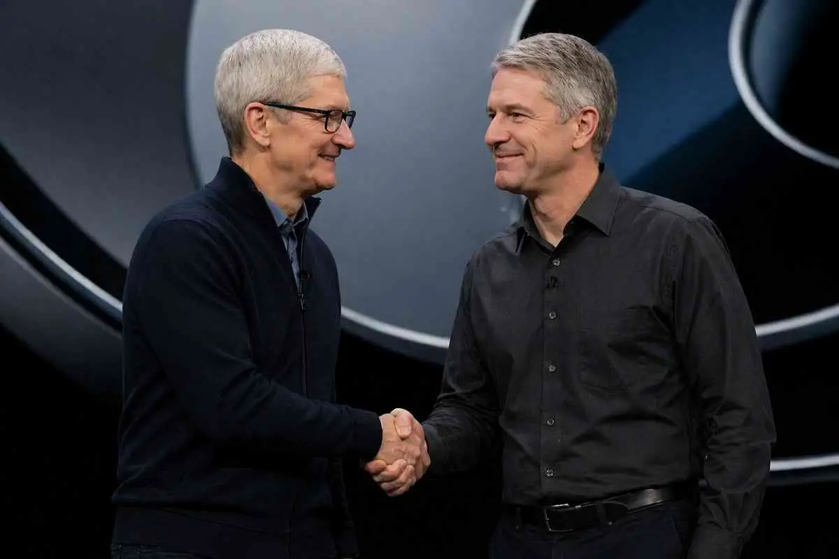 Уход Тима Кука из Apple - разбор